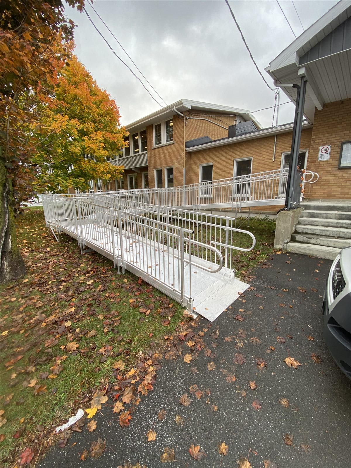 Rampe institutionnelle, accès en aluminium